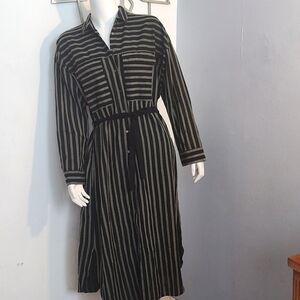 XiRENA Black and Gray Striped Long Sleeve Dress